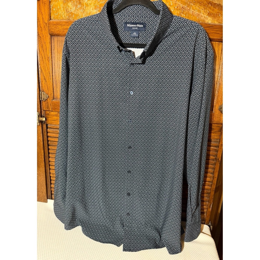 Mizzen+Main Leeward dress shirt.  Sz XXL.  Comfy business casual. - Picture 2 of 7